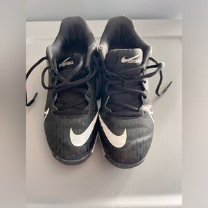 Nike Youth size 4 softball cleats
